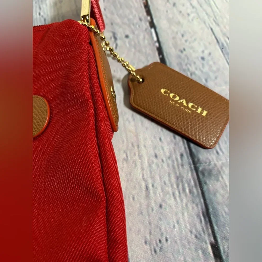 COACH Sawyer Red Crossbody - Picture 5 of 11